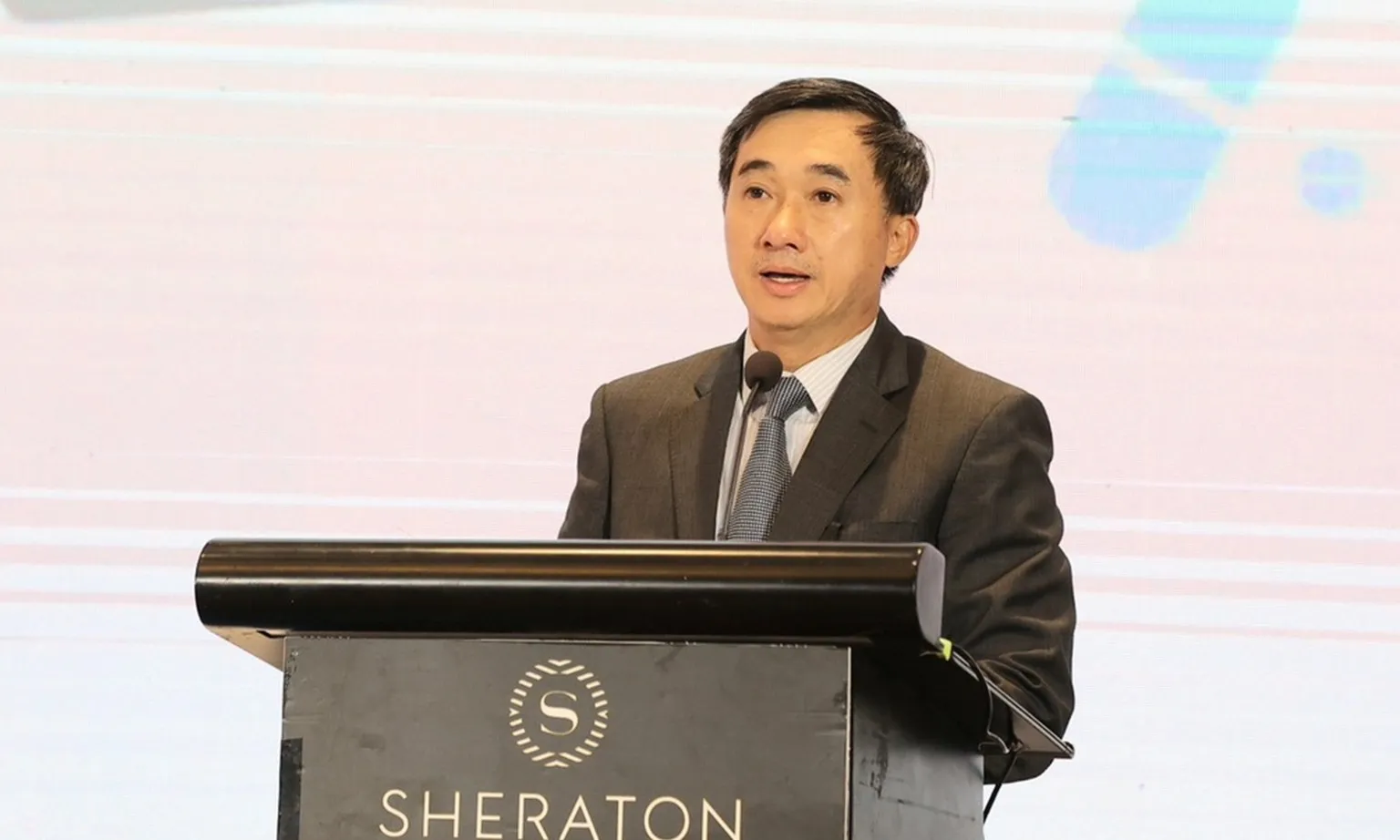 Uống kháng sinh vô tội vạ, bệnh nhân vô phương cứu chữa vì kháng thuốc