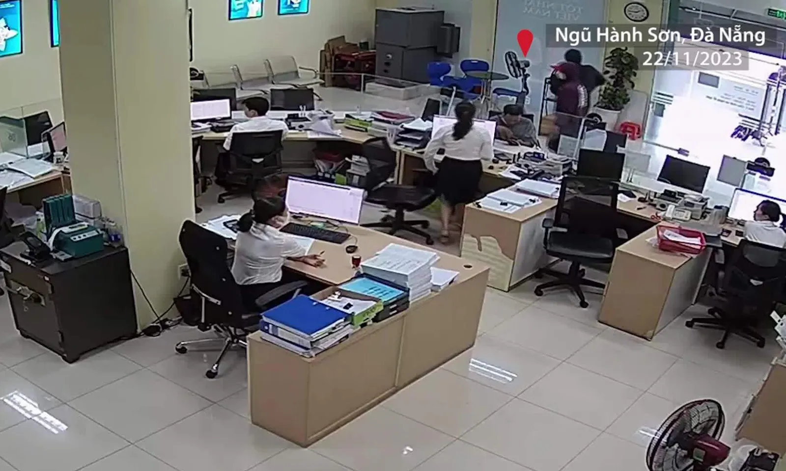Vụ cướp ngân hàng ở Đà Nẵng: 2 nghi phạm quen nhau qua nhóm “Vỡ nợ làm liều”