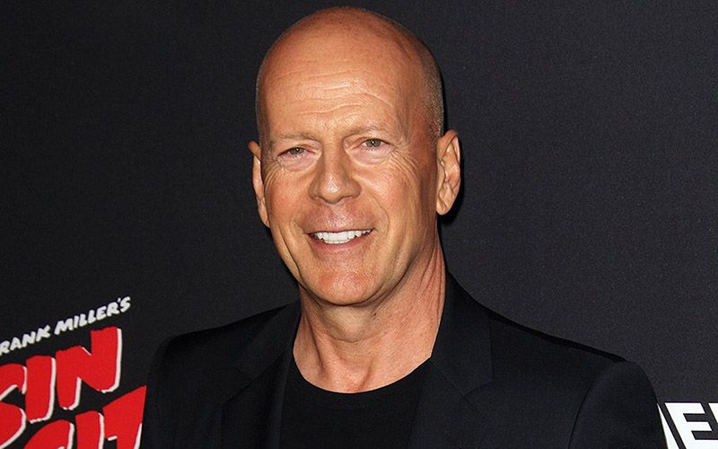 Tinh thần và khí sắc của Bruce Willis trông khá ổn dù đang mắc chứng mất trí nhớ