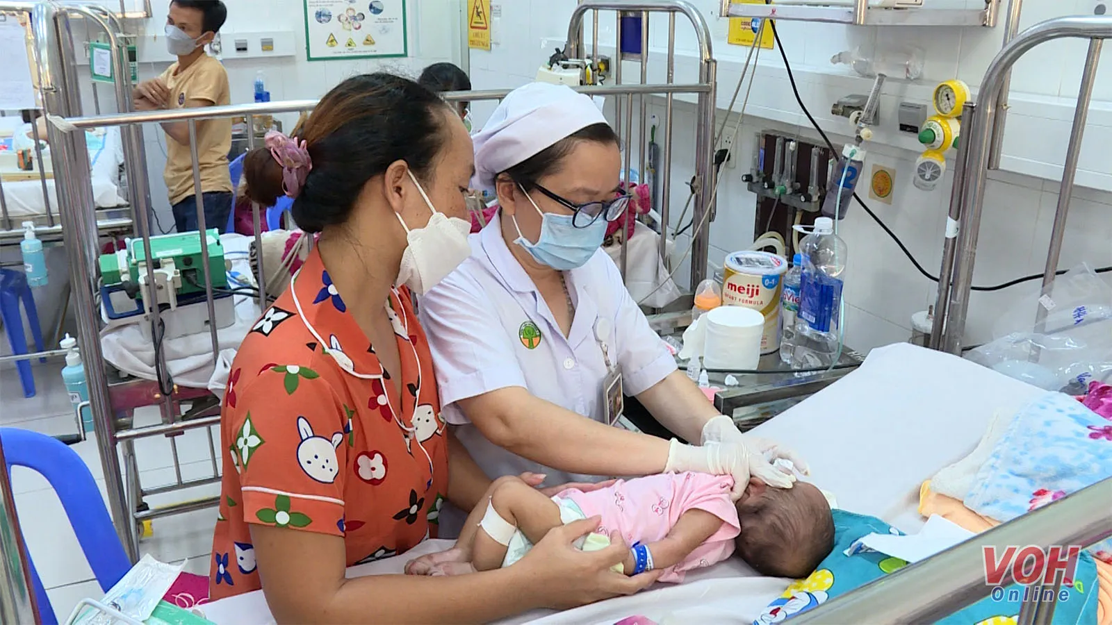 Gia tăng số ca viêm hô hấp cấp tính mới ở trẻ em