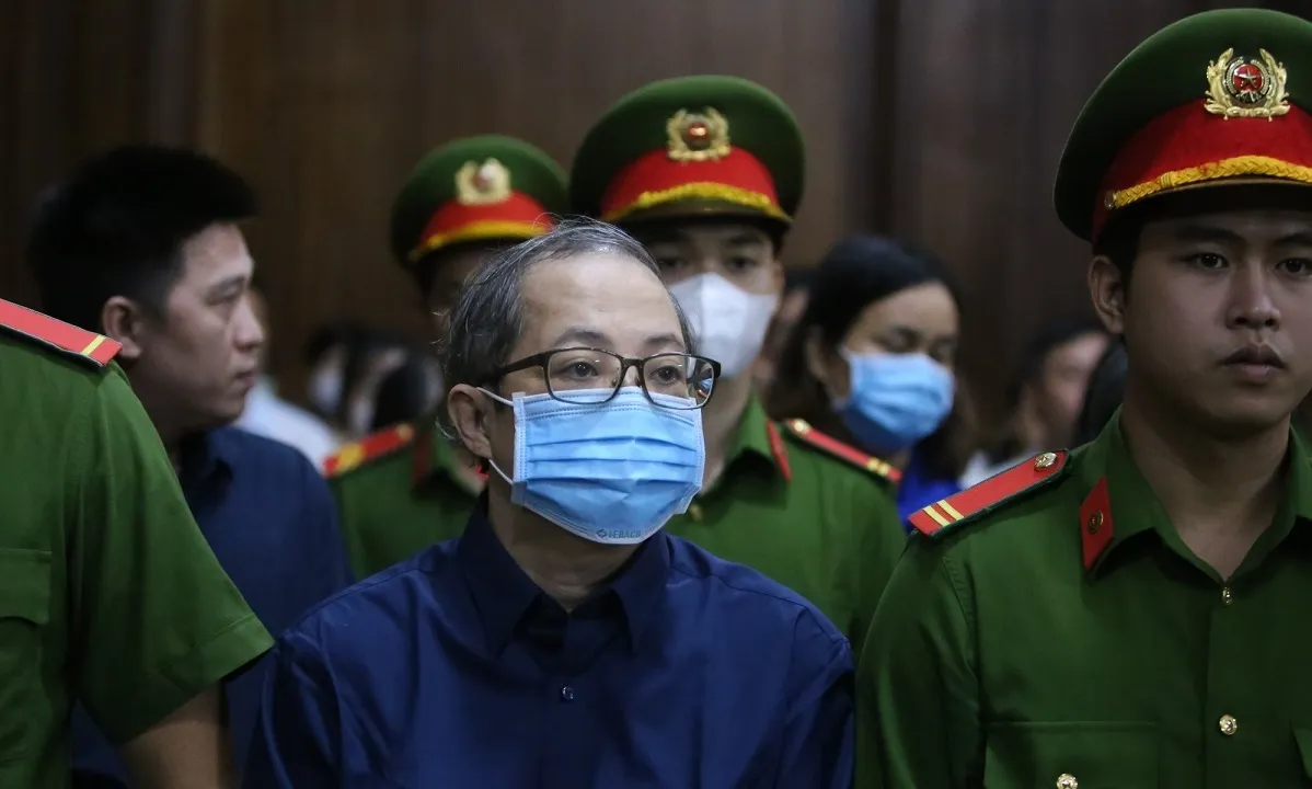 Cựu Giám đốc Bệnh viện thành phố Thủ Đức và đồng phạm hầu tòa