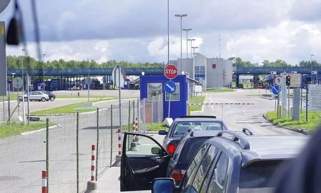Latvia sẽ không đóng cửa biên giới với Nga