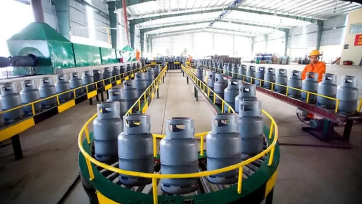 Giá gas hôm nay 4/12/2023: Giá gas thế giới giảm mạnh, trong nước đi ngang