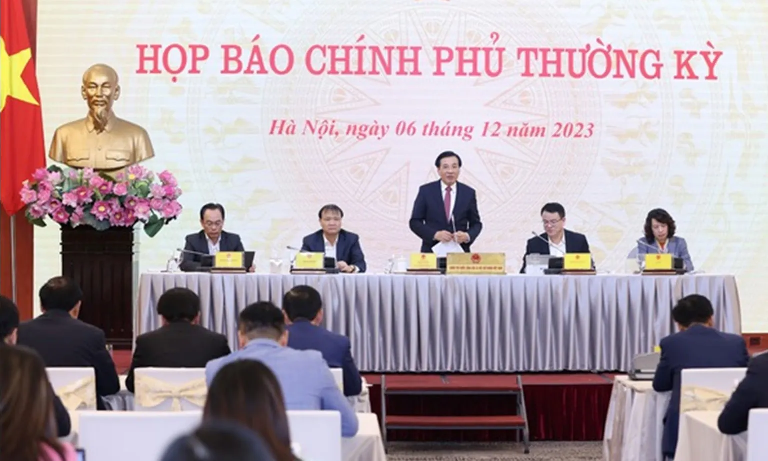 Những điểm sáng về mục tiêu tăng trưởng năm 2024 từ 6 - 6,5%