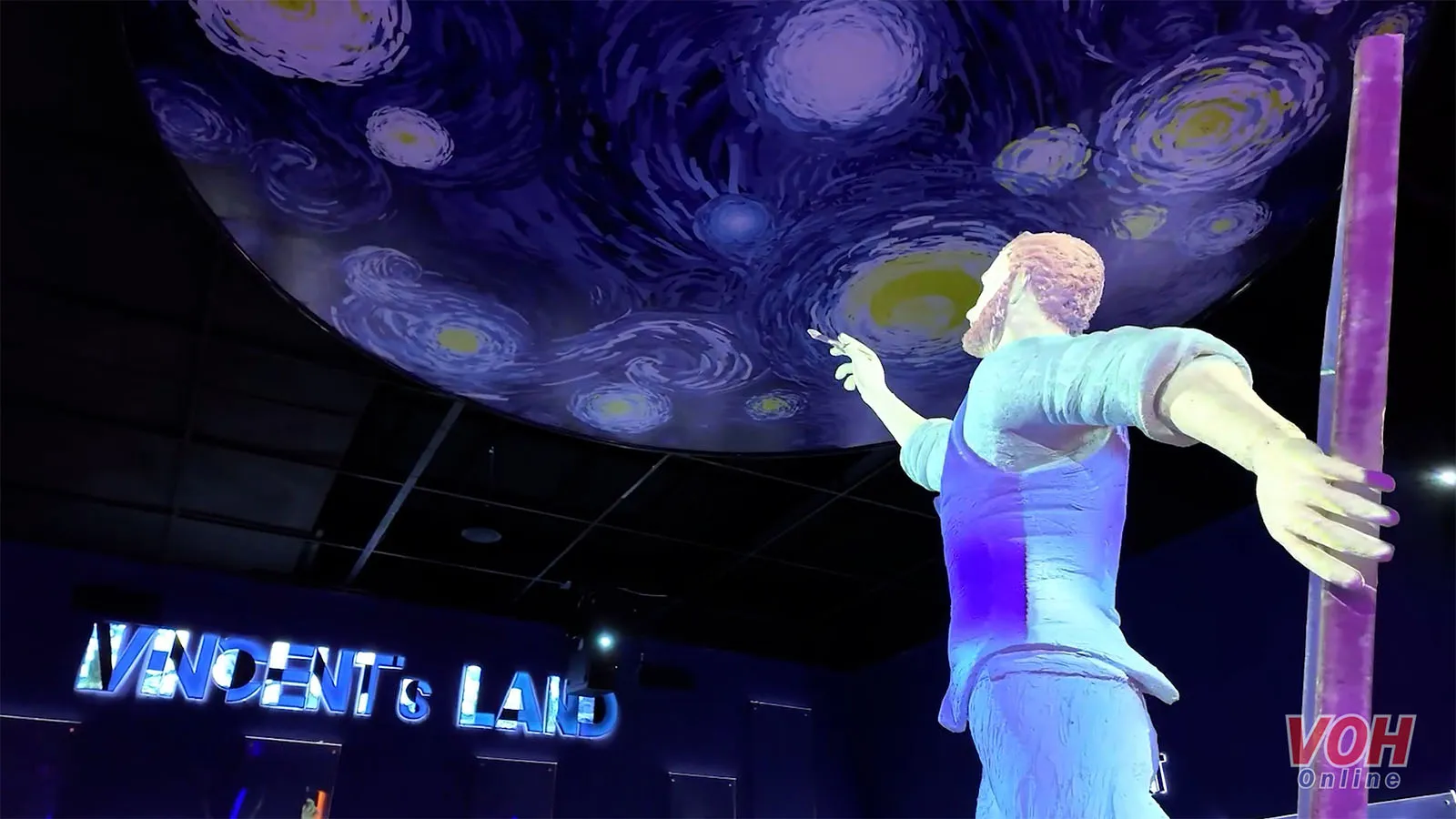 Giới trẻ thích thú Triển lãm nghệ thuật đa giác quan Van Gogh Art Lighting Experience