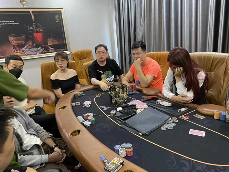 Khởi tố vụ án đường dây đánh bạc Poker ở Câu lạc bộ Lucas Palace, Hà Nội