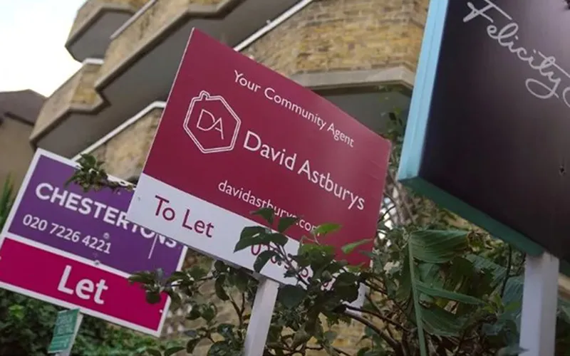 London: Người già vô gia cư phải sống trong xe ô tô