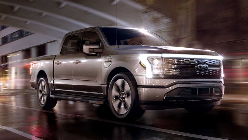 Vì sao Ford cắt giảm 50% sản lượng xe điện F-150 trong năm 2024?