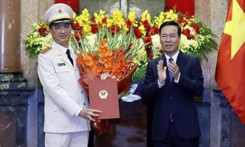 Chủ tịch nước trao quyết định thăng cấp bậc cho Thứ trưởng Nguyễn Duy Ngọc