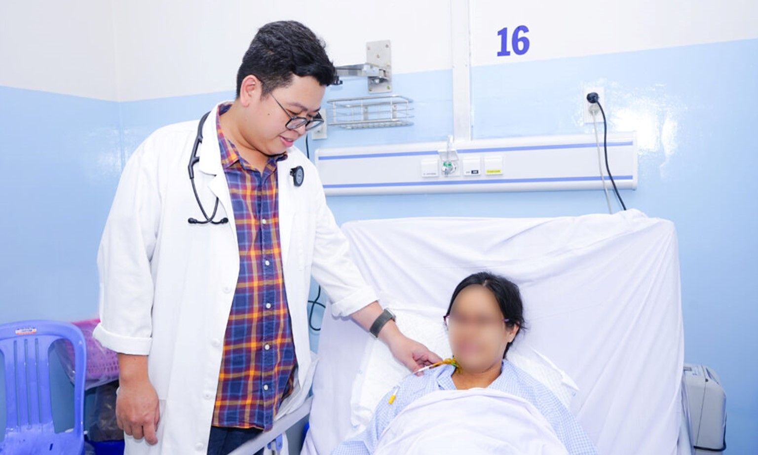 Nỗ lực cứu sản phụ thuyên tắc ối, ngừng tim trong quá trình sinh con
