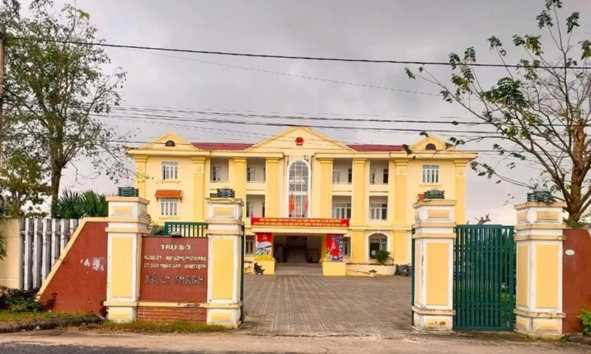 Cách chức Chủ tịch UBND xã ở Quảng Bình do sai phạm về đất đai