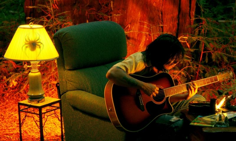 “Tarantula Queen” của Monet Ngô được giới yêu nhạc Indie quốc tế đánh giá cao