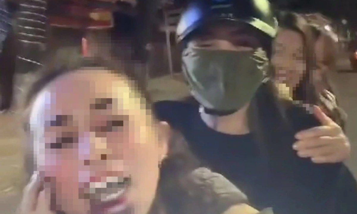 Tìm 5 cô gái đi trên 1 xe máy, quay clip đăng Facebook