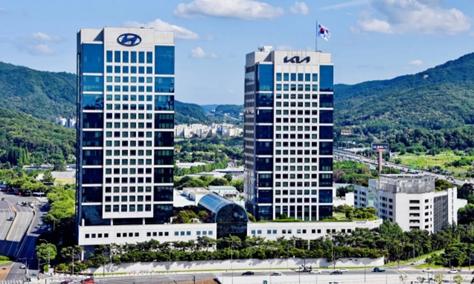 Hyundai bán nhà máy ô tô ở Nga