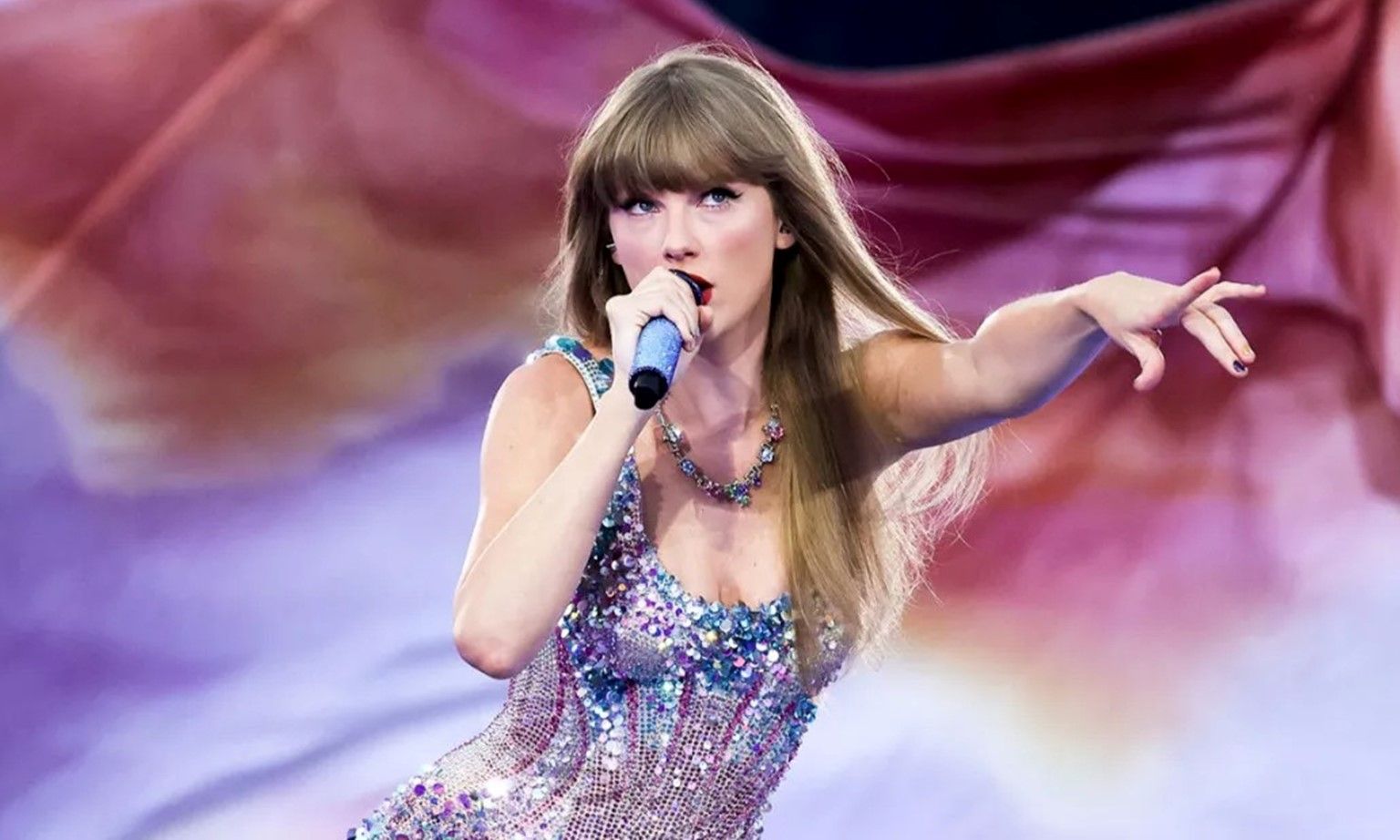 Brazil: Người hâm mộ Taylor Swift đột tử vì nóng tại The Eras Tour ở Rio