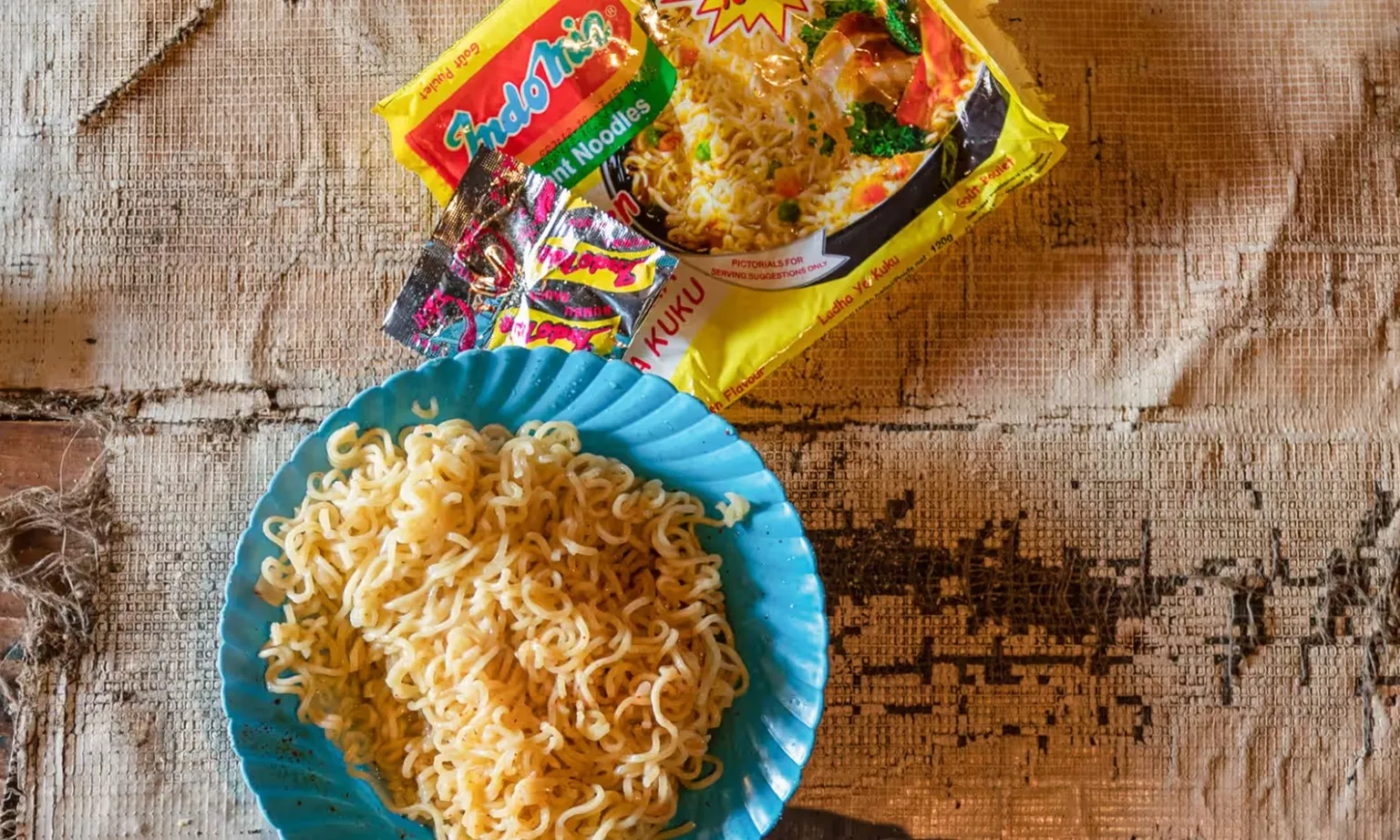 Chuyên gia cảnh báo tình trạng ‘mì ăn liền chiếm lĩnh thế giới’