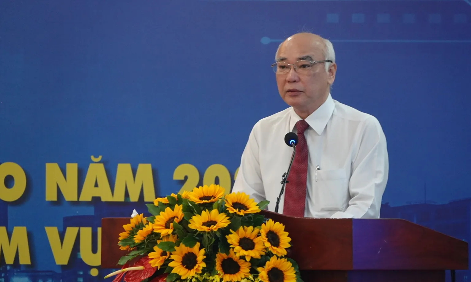 Cần định hướng dư luận gắn với giải quyết tốt các vấn đề bức xúc của dân
