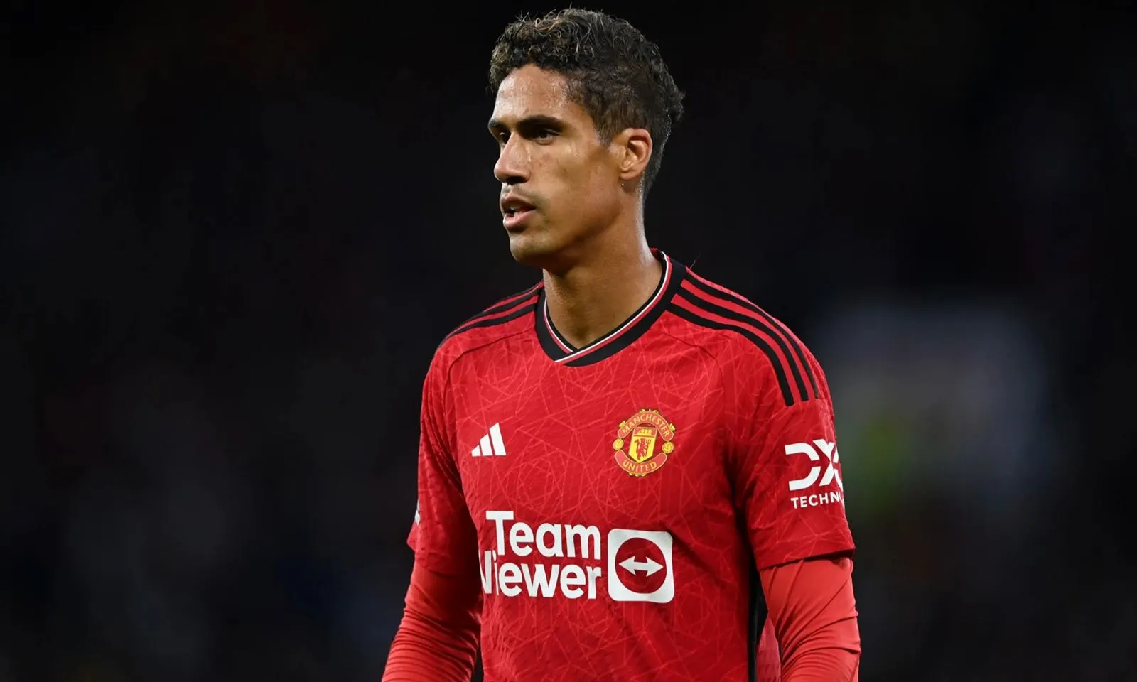 MU ra điều kiện tiên quyết với Varane nếu muốn ở lại CLB