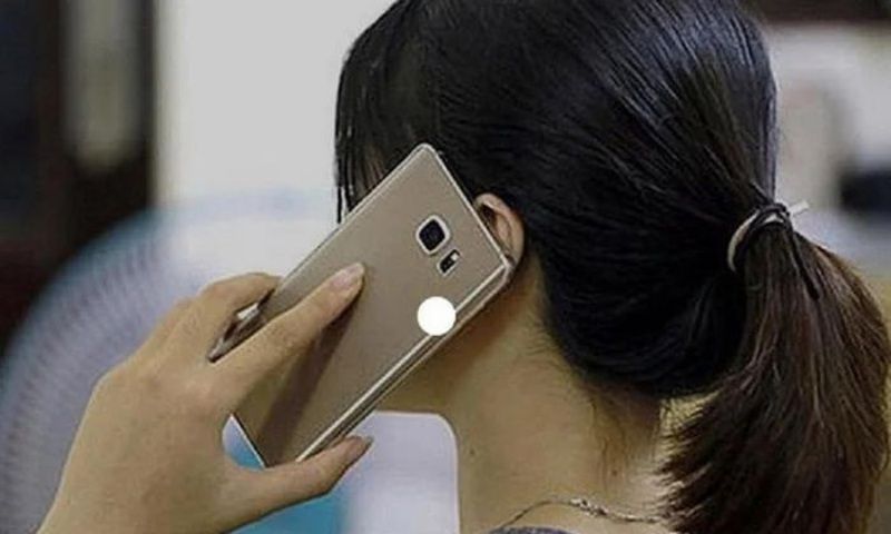 Một phụ nữ trình báo bị lừa 800 triệu sau cuộc gọi tự xưng công an
