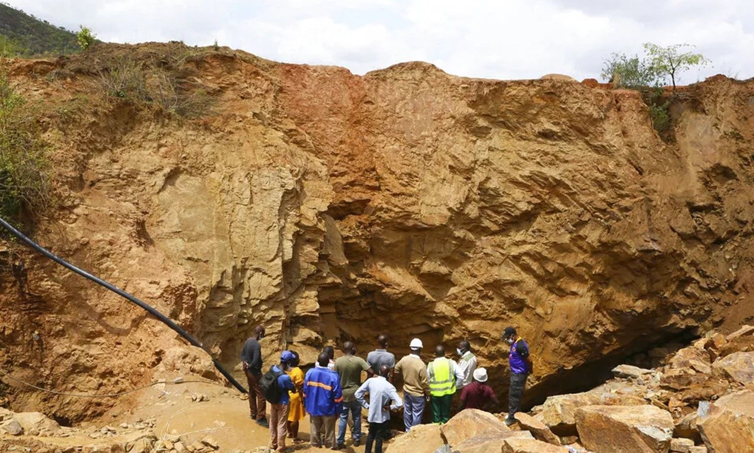 Zimbabwe: Mỏ vàng sập khiến 11 người bị mắc kẹt