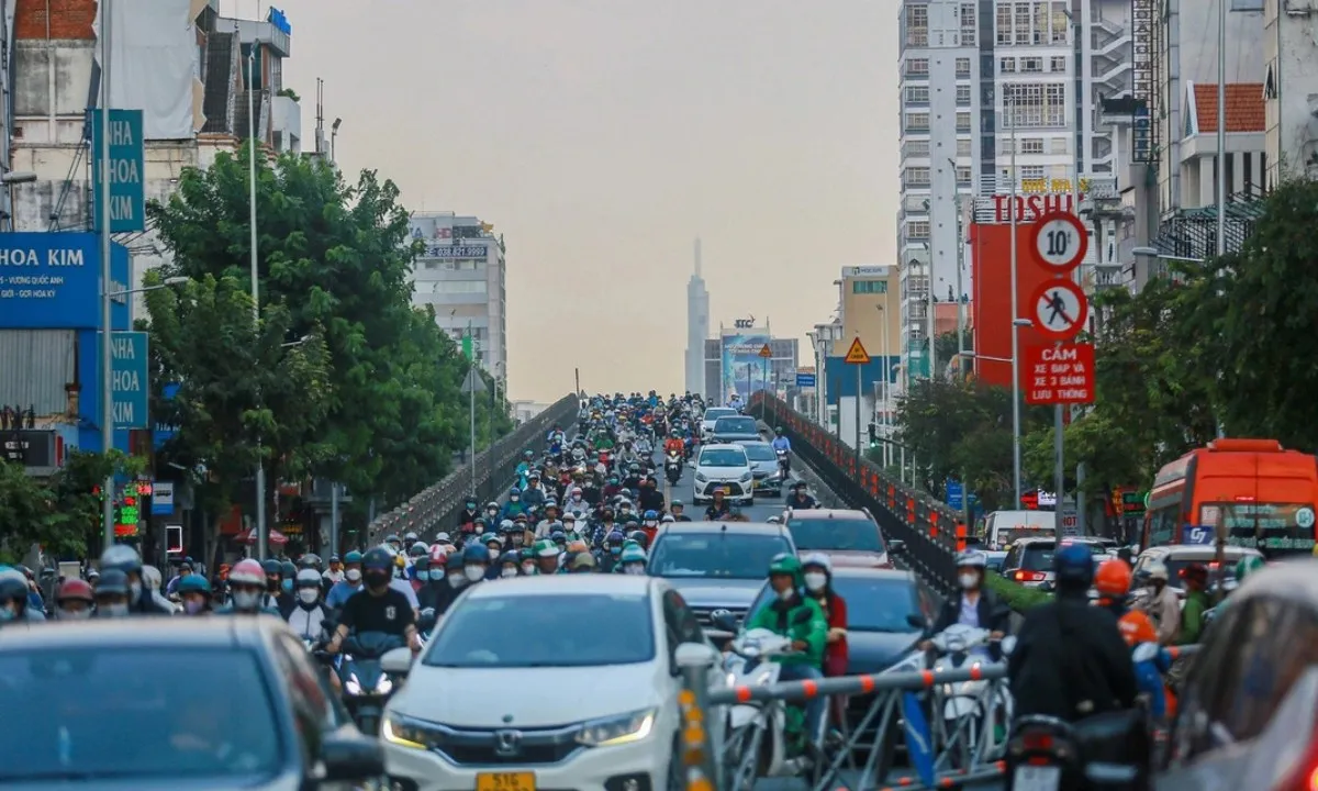 Cầu vượt Cộng Hòa - Hoàng Hoa Thám trở thành điểm đen giao thông mới