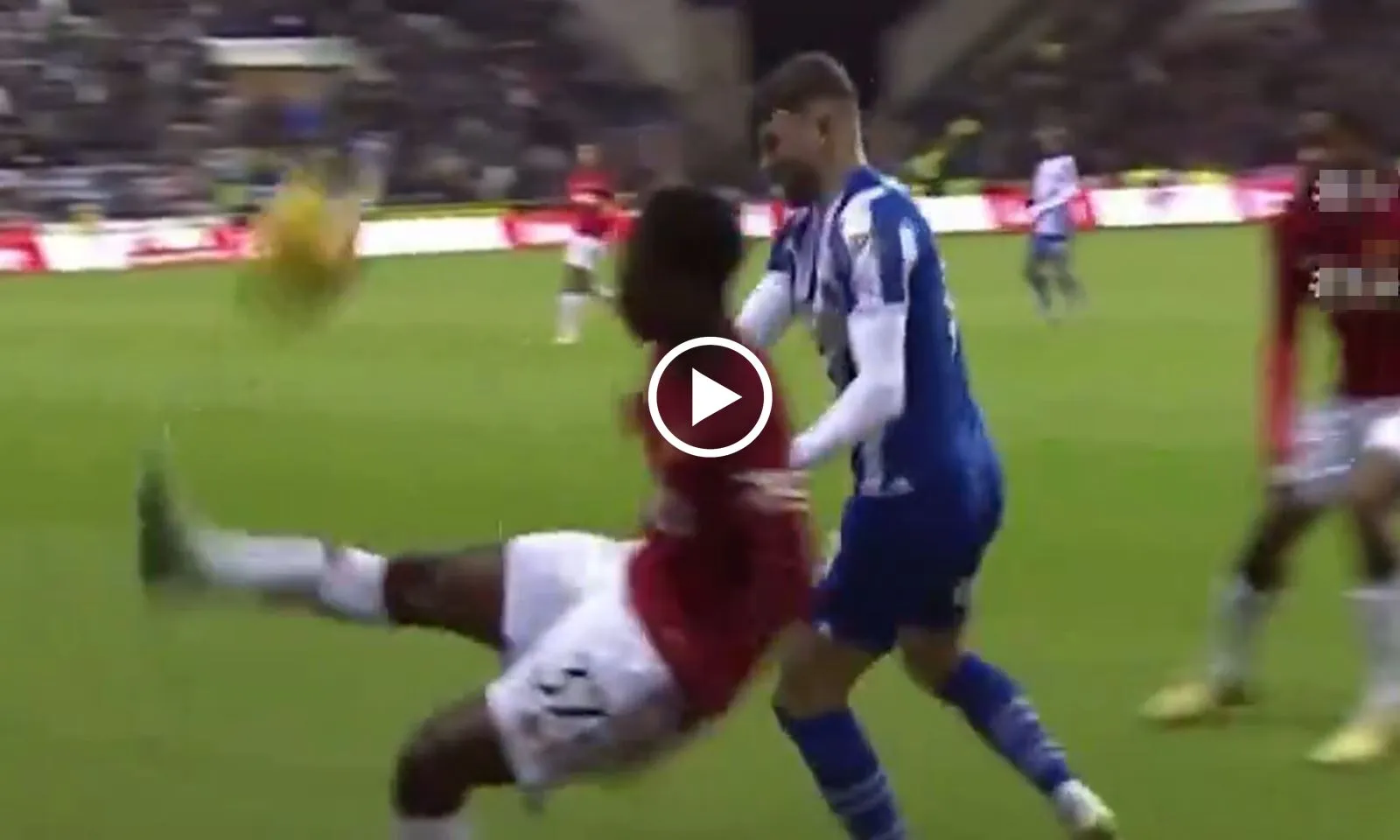 VIDEO: Sao trẻ MU “làm xiếc” trước Wigan, tái hiện hình ảnh Paul Pogba trong quá khứ