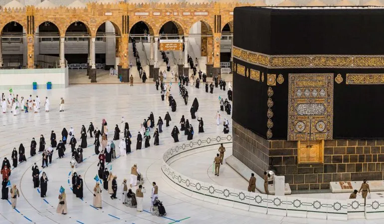 Kỷ lục 13,55 triệu người hành hương Umrah vào năm 2023