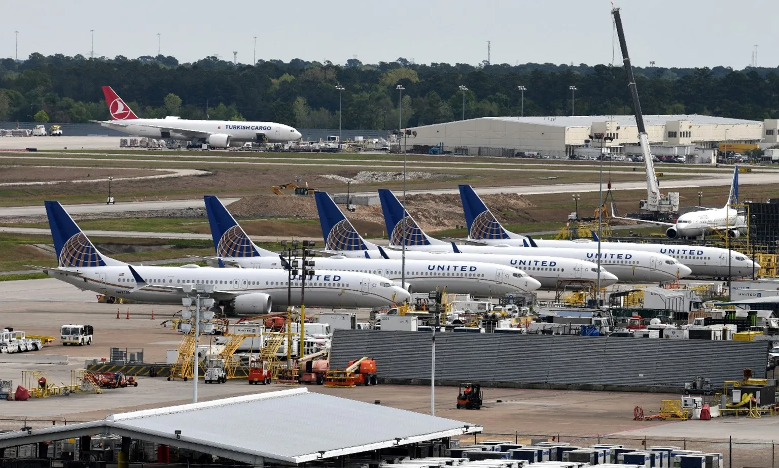 Nhiều hãng hàng không tiếp tục đình chỉ bay đối với Boeing 737 MAX 9