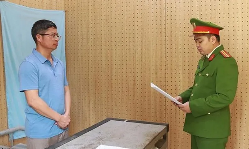 Khởi tố một cựu Chủ tịch huyện cùng nhiều đồng phạm