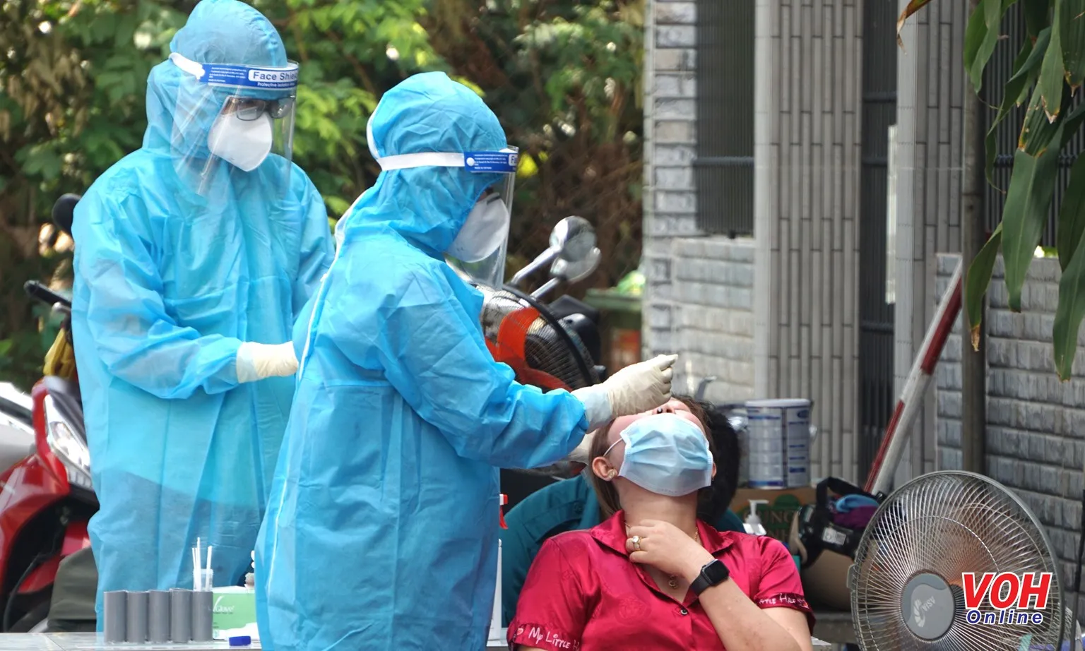 Chương I - Bài 3: Ngành y tế phòng, chống dịch đợt 3 (đầu năm 2021)