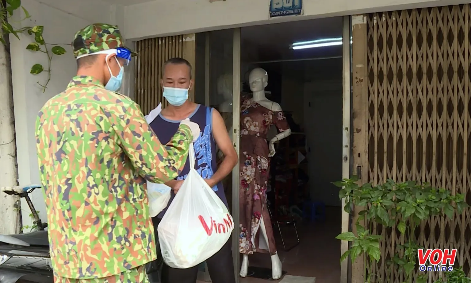 Chương V – Bài 1: Đóng góp của các tỉnh, thành khác đối với TPHCM trong cao điểm chống dịch.