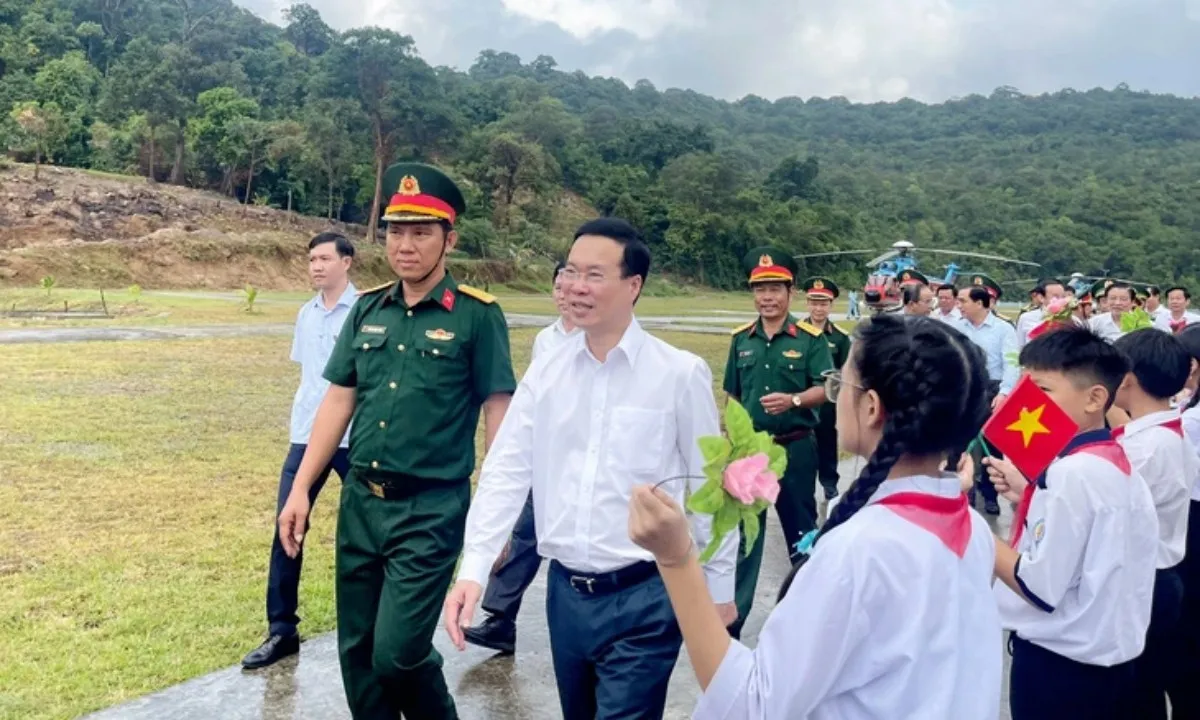 Chủ tịch nước Võ Văn Thưởng: Đảm bảo chăm lo y tế cho người dân đảo Thổ Châu