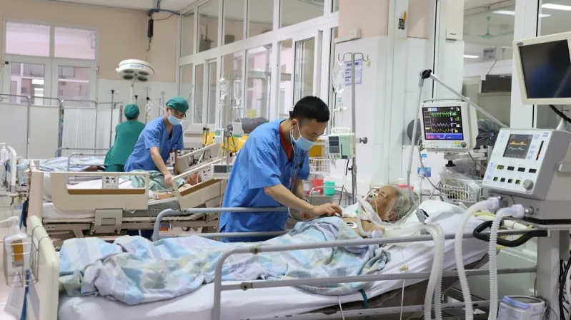 Ứng trực 24/24 giờ, cấp cứu, điều trị kịp thời người bệnh dịp Tết Nguyên đán