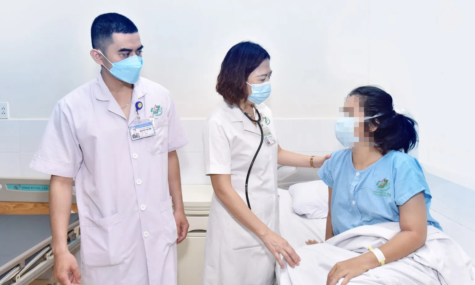 Cứu nữ bệnh nhân sốc mất máu do rách cùng đồ phức tạp sau quan hệ tình dục