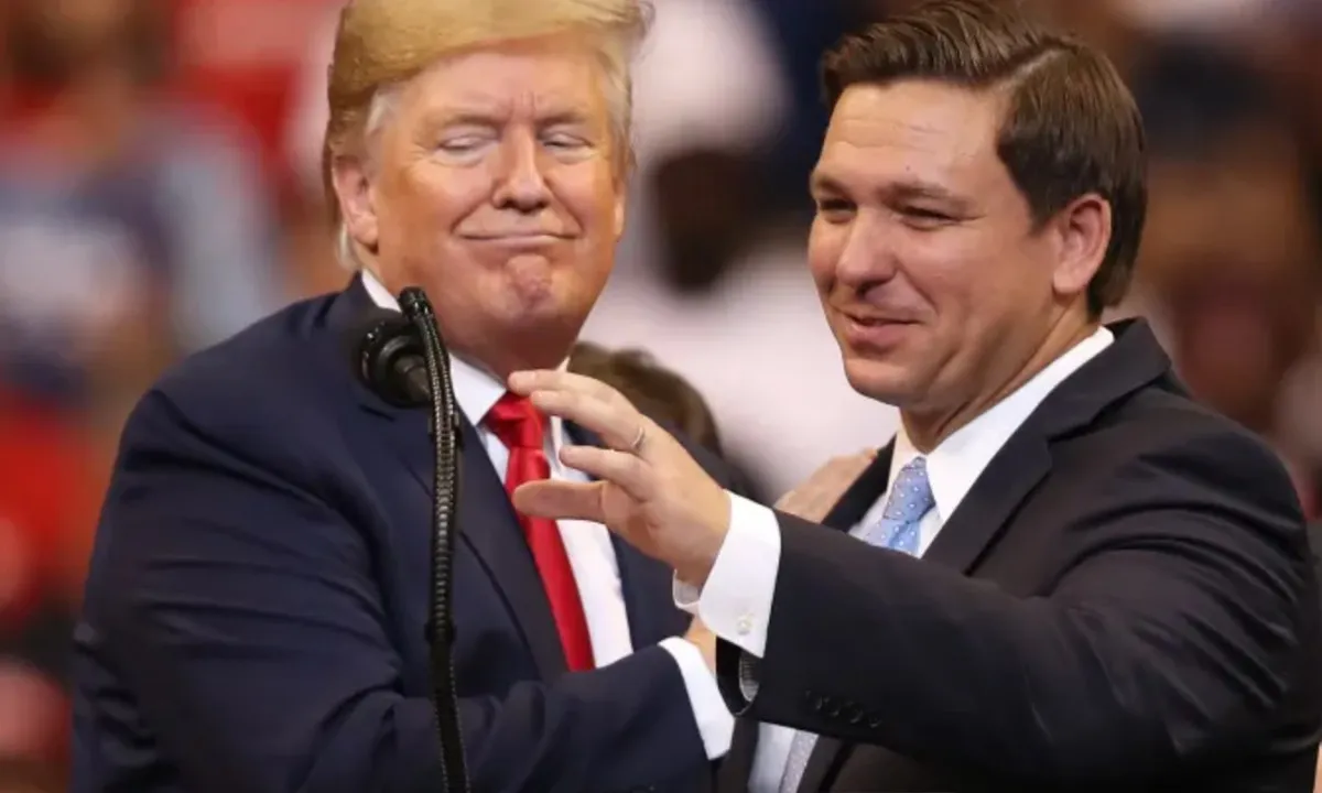 Ông Donald Trump nói gì sau khi đối thủ nặng ký Ron DeSantis rời cuộc đua?