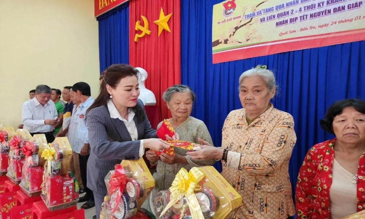 VWS chăm lo Tết cho người dân vùng căn cứ cách mạng