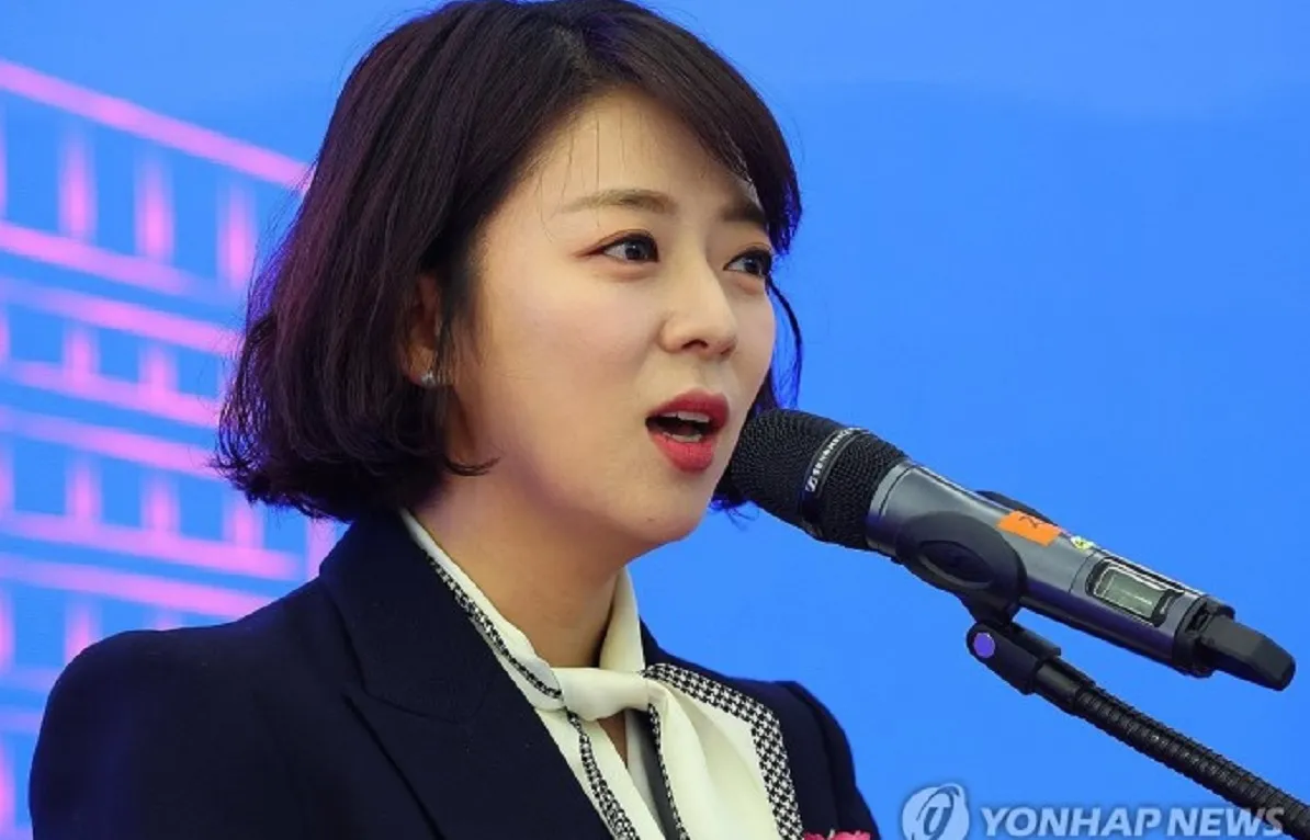 Nữ nghị sĩ Hàn Quốc bị tấn công