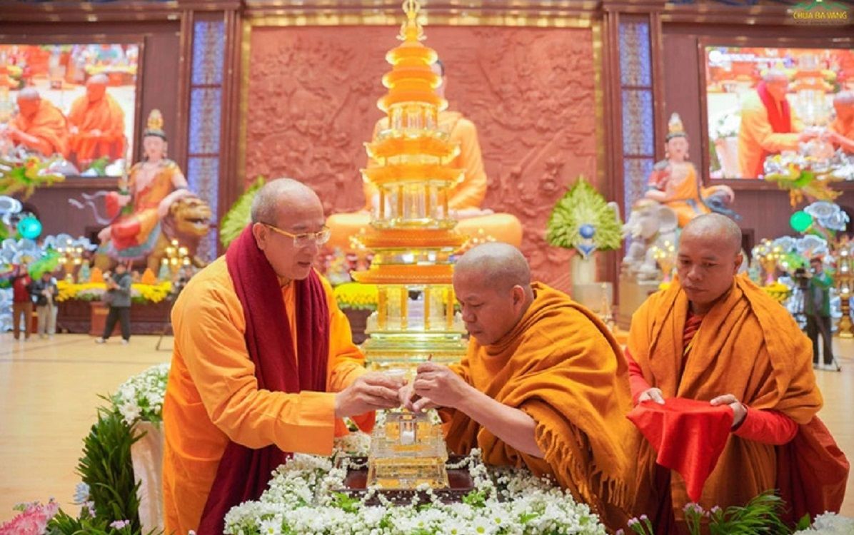 Xử phạt trụ trì chùa Ba Vàng 7,5 triệu đồng