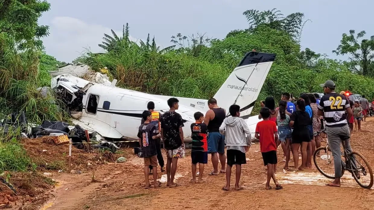 Rơi máy bay cỡ nhỏ ở Brazil, 7 người thiệt mạng