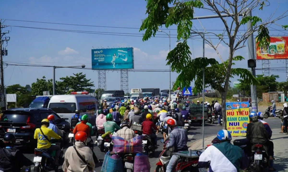 Lộ trình tránh kẹt xe cho người dân từ TPHCM về các tỉnh nghỉ Tết