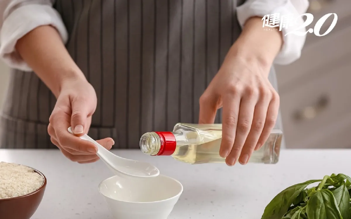 Giấm ăn giải độc và giảm cholesterol