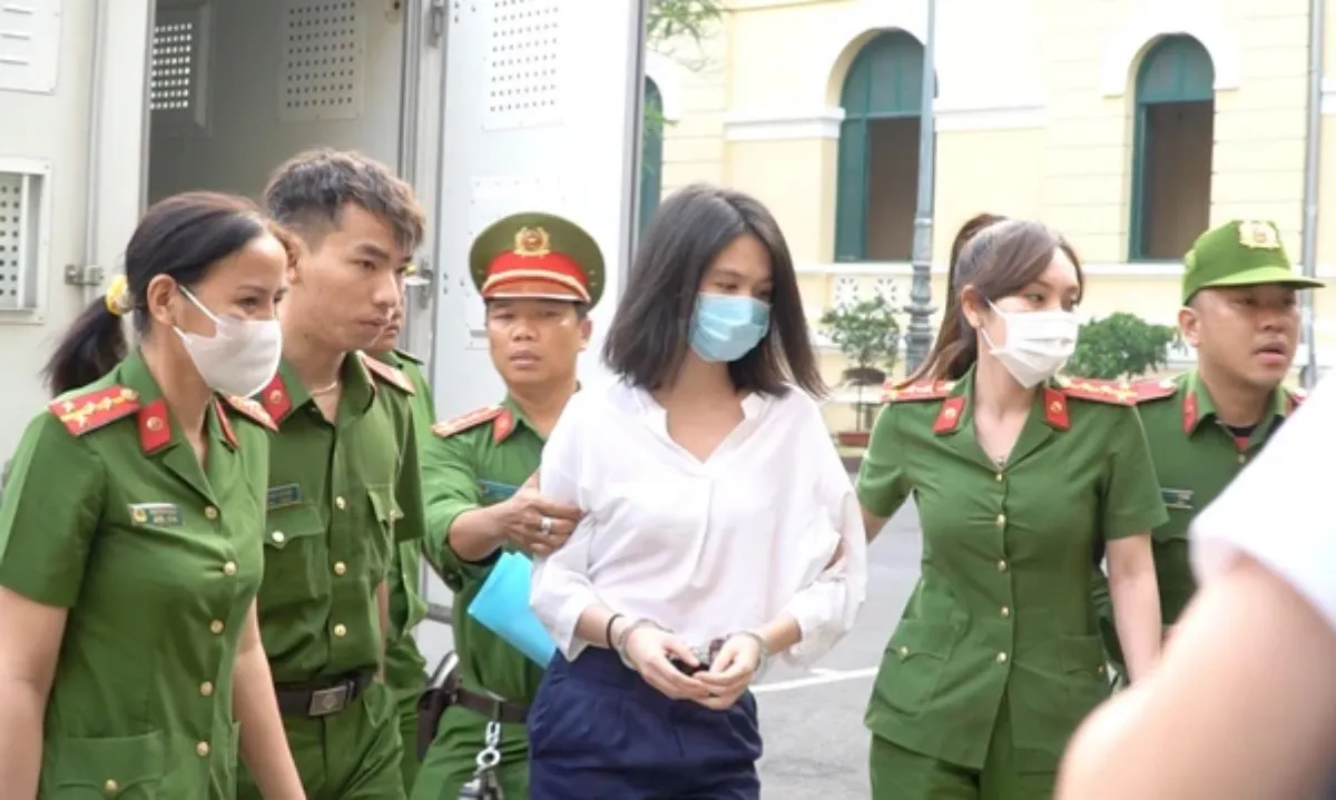 Sáng nay, Ngọc Trinh hầu tòa