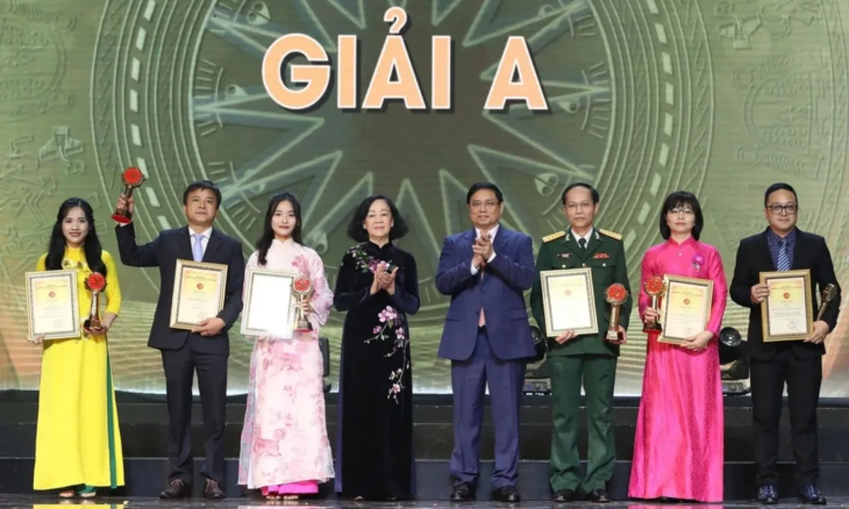 Thủ tướng: Giải Búa liềm vàng khẳng định giá trị, sức hấp dẫn, sự lan tỏa