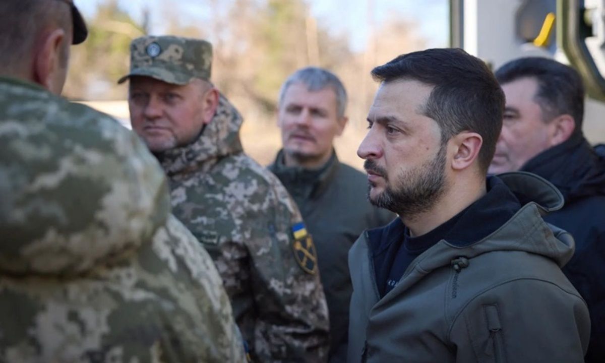 Tổng thống Ukraine lần đầu lên tiếng về việc thay thế Tổng Tư lệnh