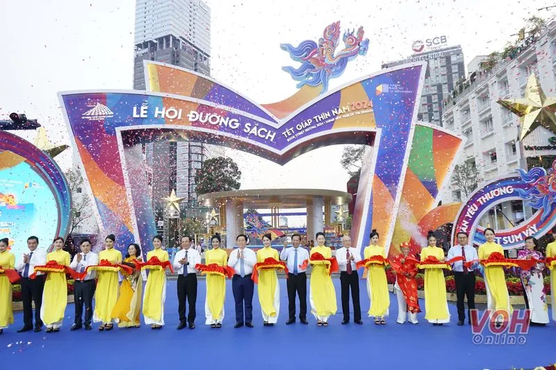 TPHCM: Khai mạc lễ hội Đường sách Tết Giáp Thìn Xuân yêu thương - Tết sum vầy