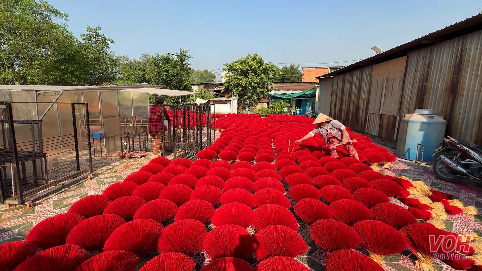 Làng nghề làm nhang gần trăm tuổi ở TPHCM tất bật cho vụ Tết