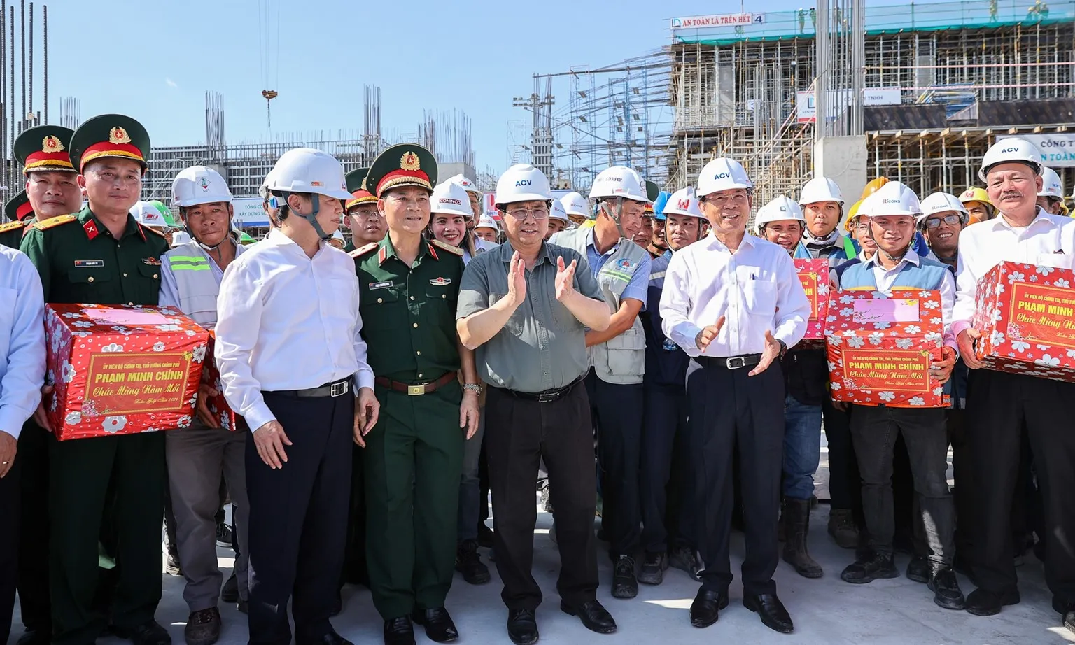 Thủ tướng kiểm tra dự án nhà ga hành khách T3 Tân Sơn Nhất