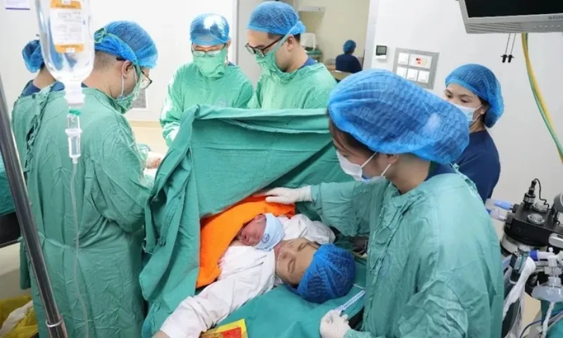 Hơn 7.500 ‘em bé rồng  chào đời trong 3 ngày Tết 2024
