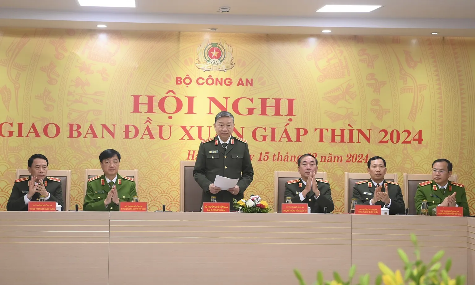 Bắt hơn 1.200 đối tượng đánh bạc, gần 700 đối tượng mua bán pháo trái phép trong dịp Tết