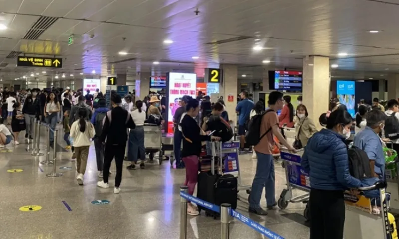 Tân Sơn Nhất đạt kỷ lục về tần suất bay, lượng khách dịp Tết